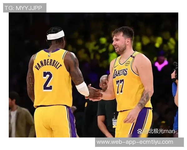 肯扬马丁直言湖人球员对雷迪克缺乏尊重只因他不敢批评詹姆斯与东契奇